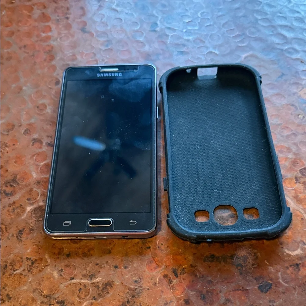 Samsung Smartphone in‎ Midnight Black